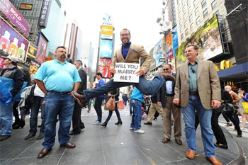 New York Art Installation Turns Into Adorable Marriage Proposal